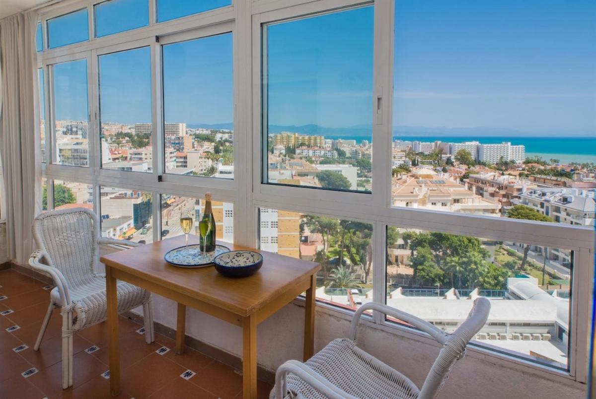 Fantastic Seaviews & Pool, Close To Apartment